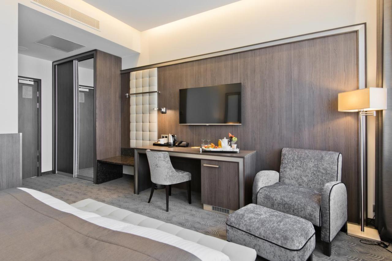 Congress Avenue Hotel VNO Kültér fotó